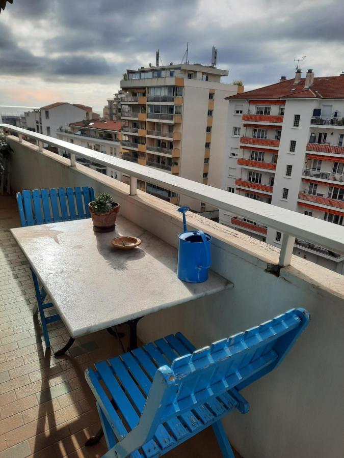 Proche Avec Grand Balcon